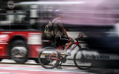 Placas do Mercosul e multa para ciclista: veja o que muda na lei de trânsito em 2019